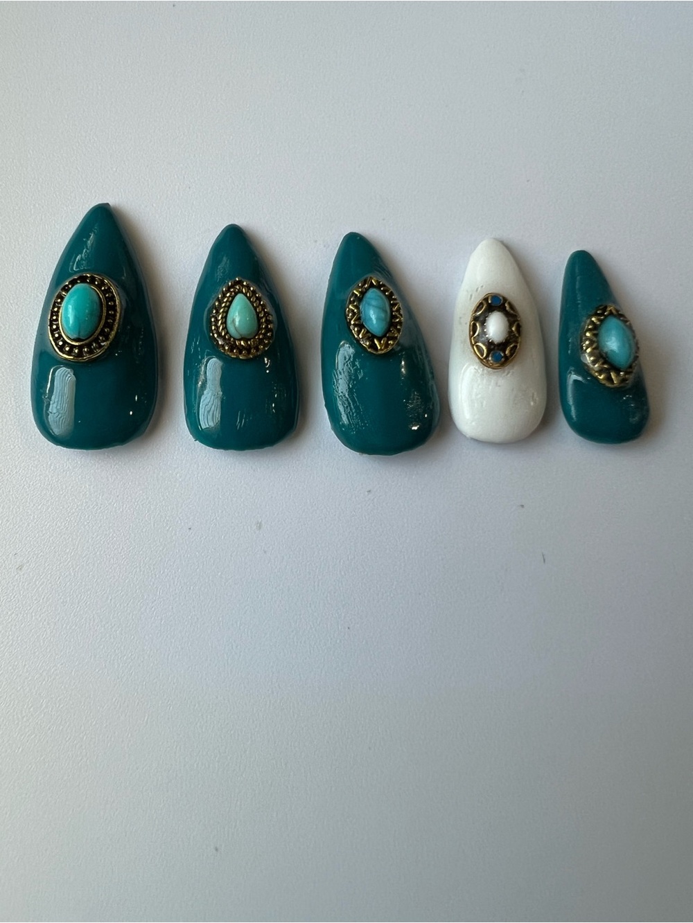Turquoise and White Turquoise Gem Accent Press-On Nails - Stylish Stiletto Set